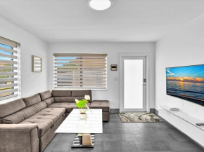 2br Lakeside Getaway - Peaceful Waterfront Stay